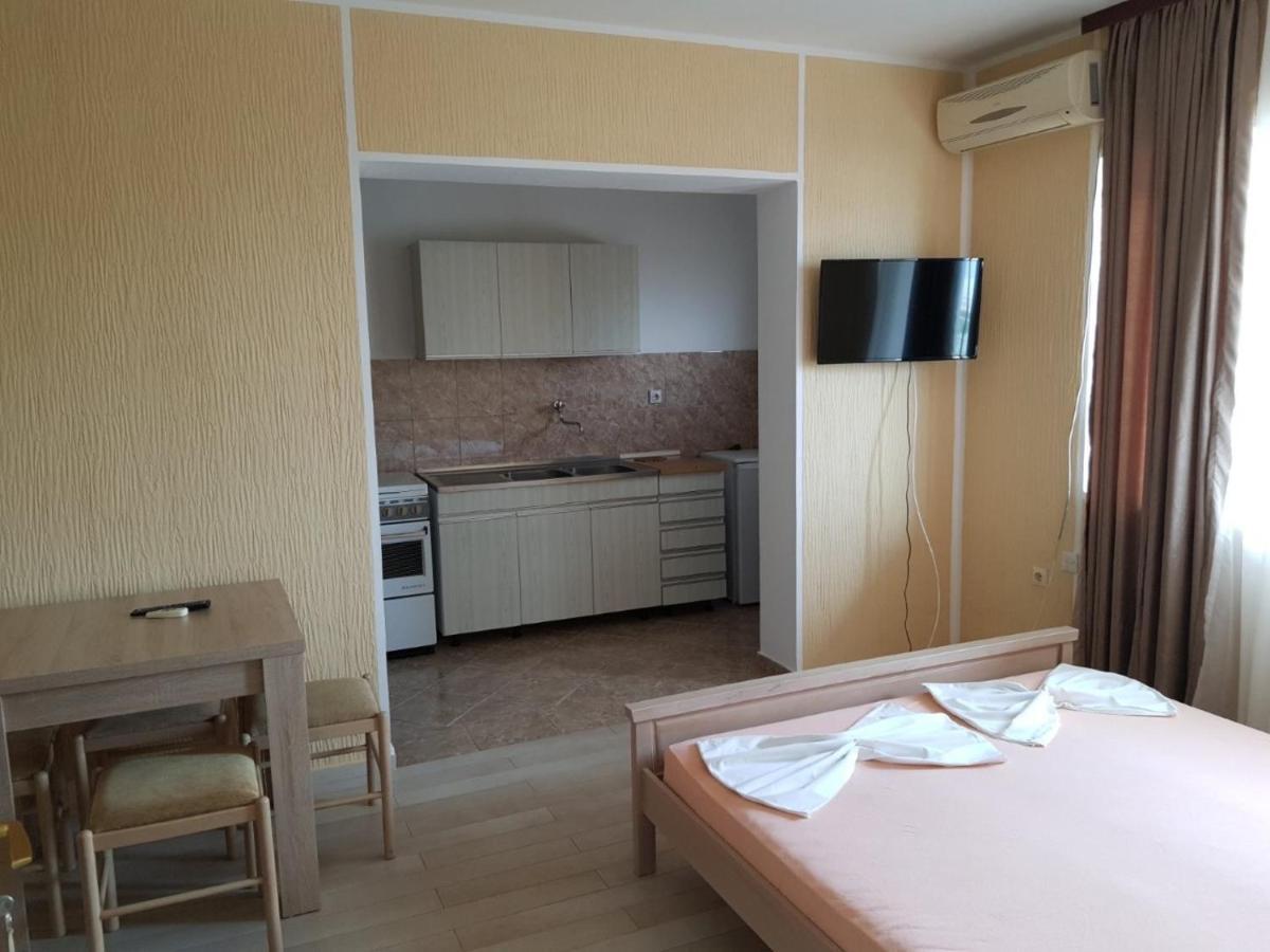 Apartments Popovic Улцинь Екстер'єр фото